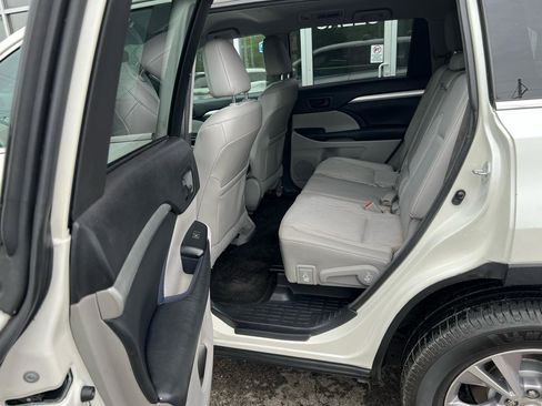 Used 2015 Toyota Highlander Plus image 14