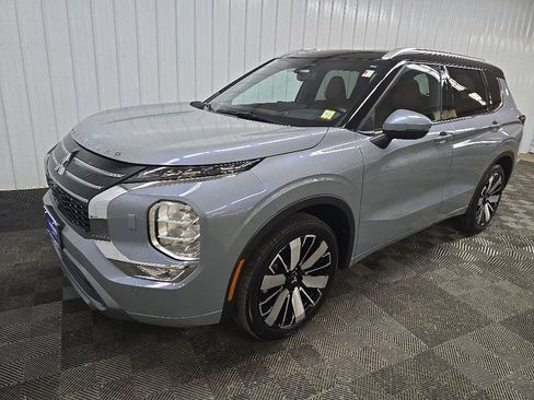 Used 2025 Mitsubishi Outlander SEL AWD/4WD image 8