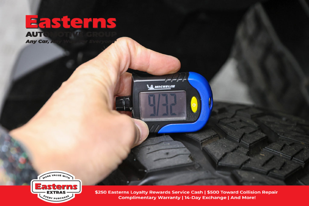 Used 2025 Toyota 4Runner Trailhunter AWD/4WD image 32