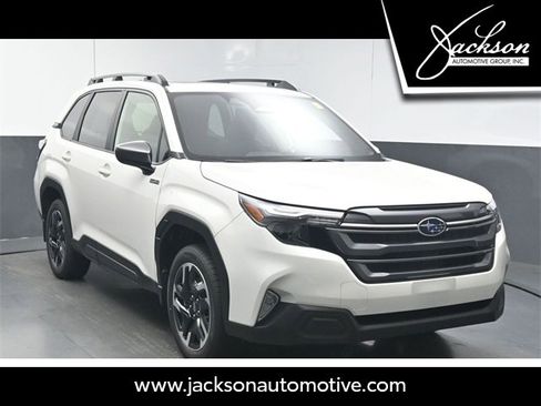 New 2025 Subaru Forester Premium image 1