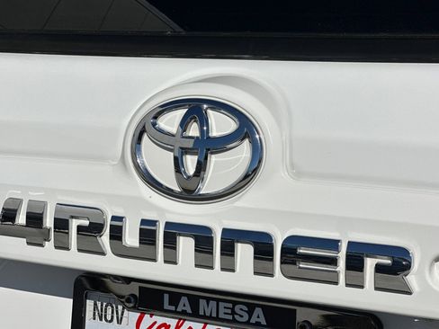 Used 2020 Toyota 4Runner SR5 image 27
