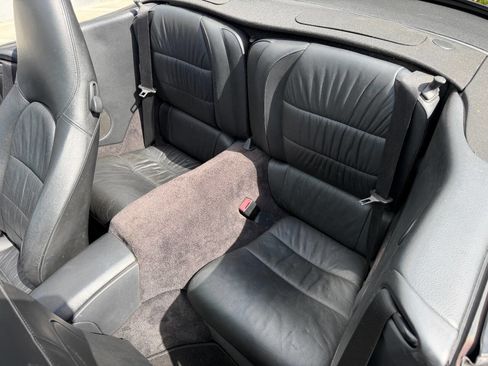 Used 2001 Porsche 911 Carrera 4 image 30