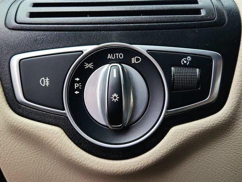 Used 2019 Mercedes-Benz GLC 350e 4MATIC image 20