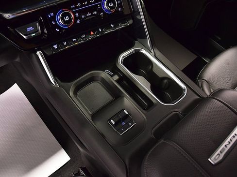 Used 2025 GMC Sierra 2500 Denali w/ Denali Reserve Package image 26