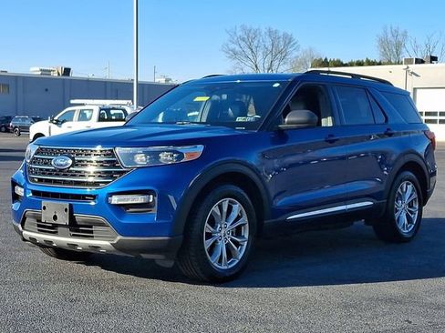 Used 2020 Ford Explorer XLT w/ Equipment Group 202A AWD/4WD image 6