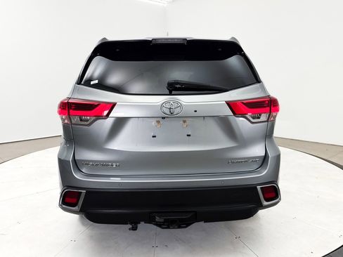 Used 2018 Toyota Highlander Limited AWD/4WD image 16