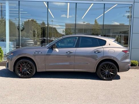 Used 2023 Maserati Levante Modena AWD/4WD image 3