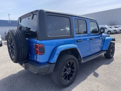 Used 2021 Jeep Wrangler Unlimited Sahara image 5