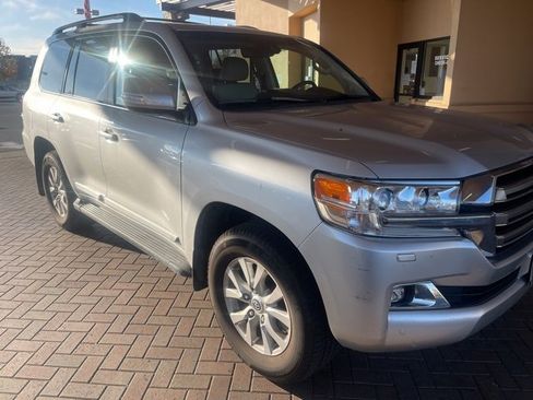 Certified 2017 Toyota Land Cruiser image 1