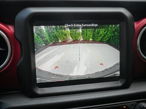 Used 2022 Jeep Wrangler Rubicon AWD/4WD image 25
