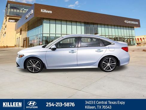 Used 2022 Honda Civic Touring image 4