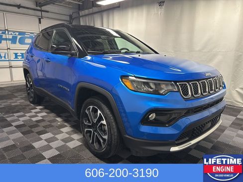 Used 2023 Jeep Compass Limited image 3