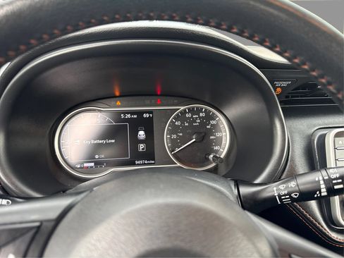 Used 2018 Nissan Kicks SR w/ Exterior Package FWD image 20