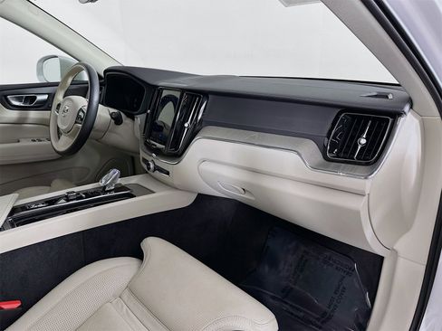 Used 2023 Volvo XC60 B6 Ultimate w/ Protection Package Premier image 30