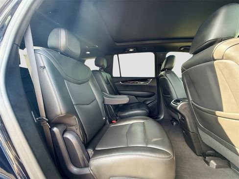 Used 2021 Cadillac XT6 Premium Luxury image 31