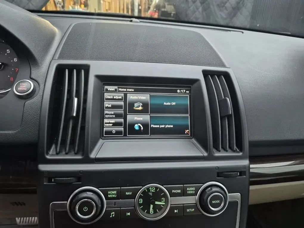 Used 2014 Land Rover LR2 HSE AWD/4WD image 11