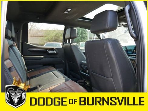Used 2024 Chevrolet Silverado 1500 High Country w/ High Country Premium Package AWD/4WD image 17