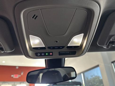Used 2019 Chevrolet Impala LT FWD image 38