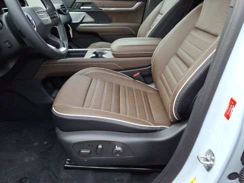 New 2026 GMC Acadia Denali Ultimate image 15