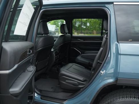 New 2026 Jeep Grand Cherokee L Limited w/ Luxury Tech Group II AWD/4WD image 14