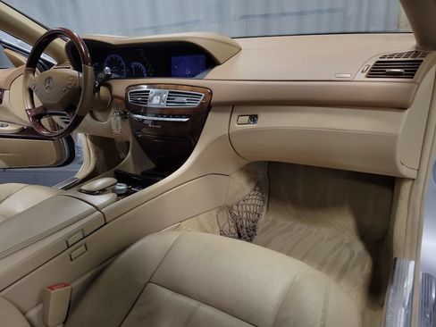 Used 2013 Mercedes-Benz CL 550 4MATIC image 33