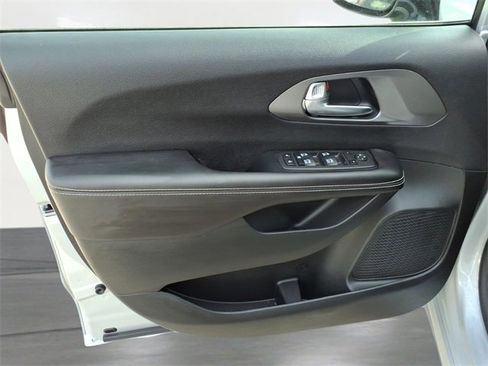 New 2026 Chrysler Voyager LX image 13