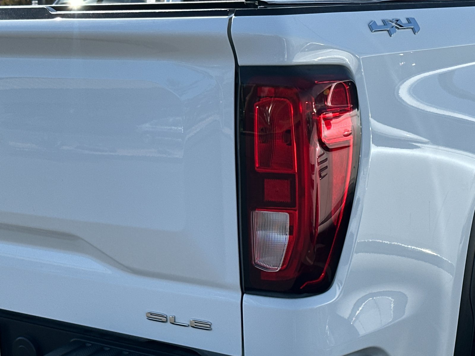 Used 2020 GMC Sierra 1500 SLE w/ SLE Convenience Package AWD/4WD image 26