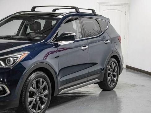 Used 2018 Hyundai Santa Fe Sport image 16