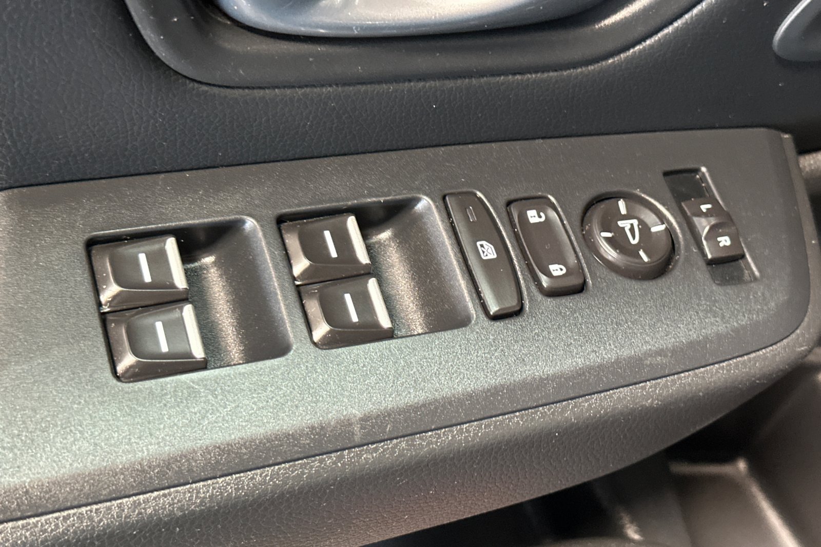 Used 2023 Honda Pilot Touring image 12