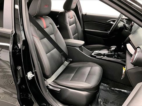 Used 2025 Chevrolet Trax RS w/ Driver Confidence Package image 7