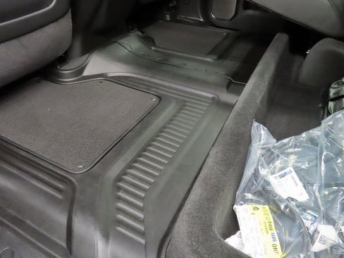 Used 2025 GMC Sierra 2500 AT4X image 76