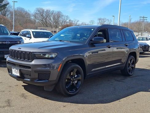Used 2023 Jeep Grand Cherokee L Laredo AWD/4WD image 4