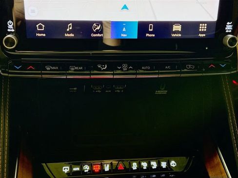 Used 2023 Jeep Grand Wagoneer Series III image 16