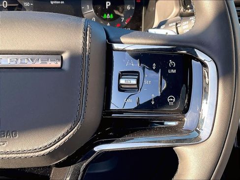 New 2025 Land Rover Range Rover Velar Dynamic SE image 18