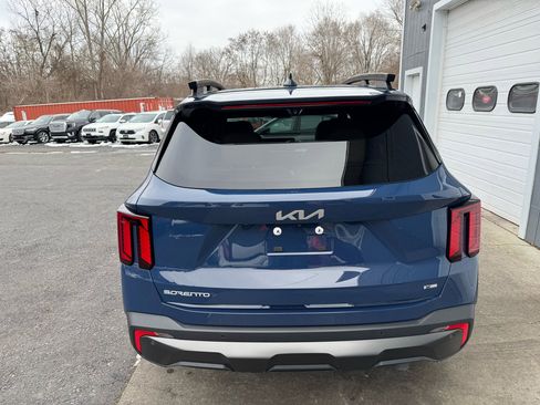 Used 2024 Kia Sorento SX Prestige w/ Olive Brown Leather Package image 5