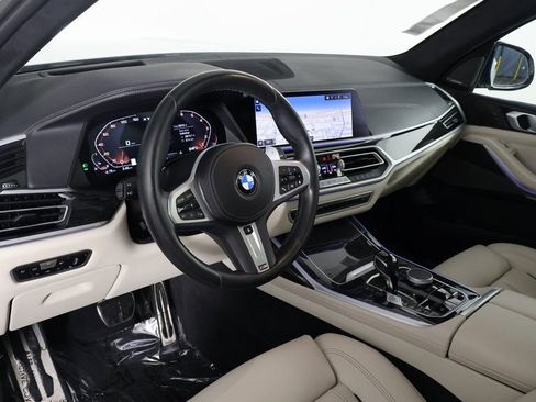 Used 2022 BMW X7 M50i w/ Cold Weather Package image 7