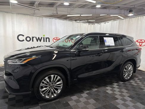 Used 2026 Toyota Highlander Platinum AWD/4WD image 4