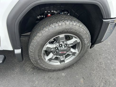 New 2026 GMC Sierra 2500 SLE w/ SLE Value Package; image 20