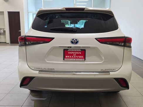 Used 2020 Toyota Highlander Platinum AWD/4WD image 5