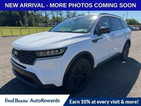 Used 2021 Kia Sorento S w/ Panoramic Sunroof Package AWD/4WD image 3