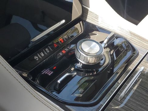 Used 2022 Jeep Wagoneer Series III w/ Premium Group I image 33