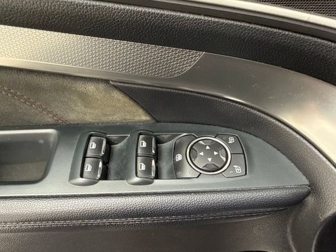 Used 2018 Ford Explorer XLT w/ Equipment Group 202A FWD image 10