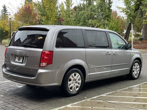 Used 2016 Dodge Grand Caravan SE w/ Quick Order Package 29E SE image 5