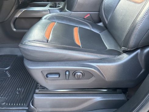 Used 2023 GMC Sierra 2500 AT4 image 40