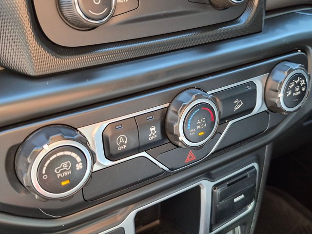 Used 2018 Jeep Wrangler Unlimited Sport AWD/4WD image 15