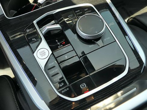 Used 2025 BMW X5 M60i w/ Parking Assistance Package AWD/4WD image 19