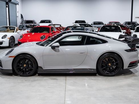 Used 2021 Porsche 911 Carrera RWD image 3