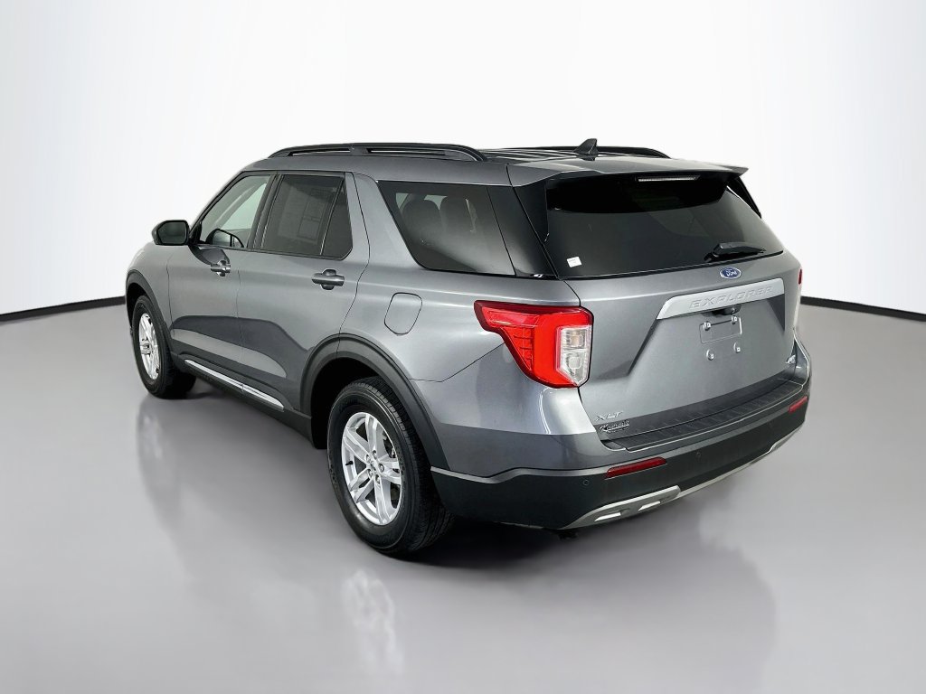 Used 2022 Ford Explorer XLT w/ Equipment Group 202A AWD/4WD image 5