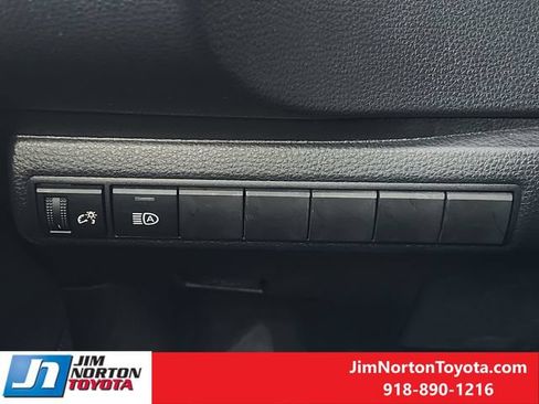 Used 2025 Toyota Corolla SE w/ SE Premium Package FWD image 23
