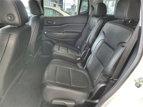 Used 2023 GMC Acadia SLT image 22
